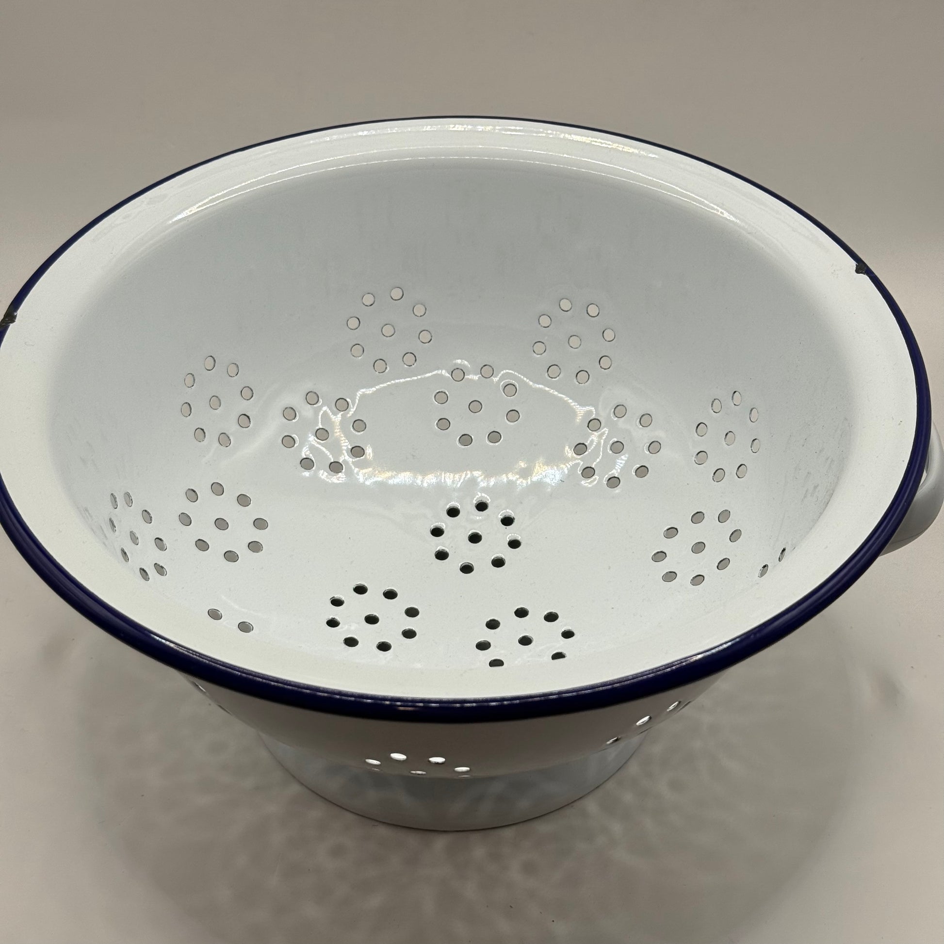 Falcon enamel colander - colanders original photo - what’s new home&living materials