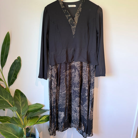 G.W.E V-Neck Midi Dress BlackBeige Landscape – Size 4XL