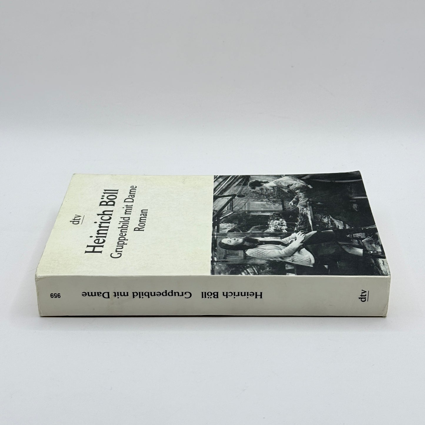 Gruppenbild mit Dame (Group Portrait with Lady) by Heinrich Böll (German)