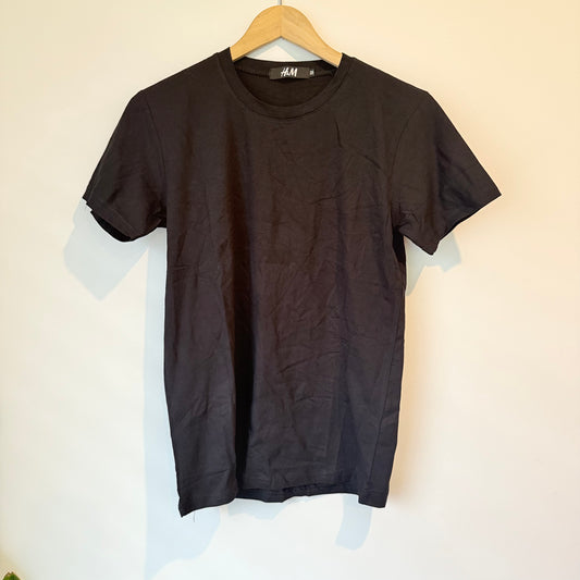 H&M Crew Neck T-Shirt in Black - Size M