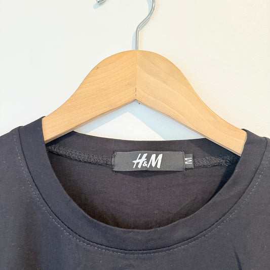 H&M Crew Neck T-Shirt in Black - Size M
