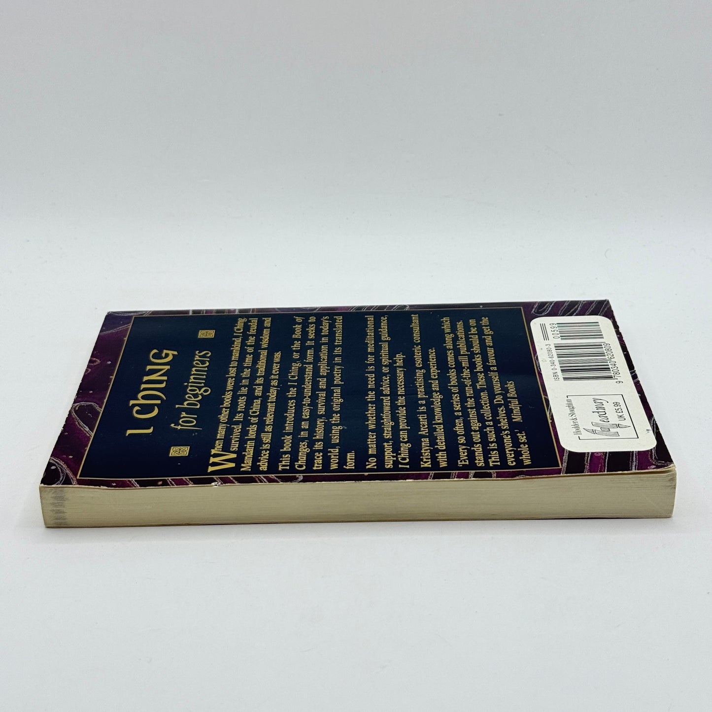 I Ching for beginners by Kristyna Arcarti