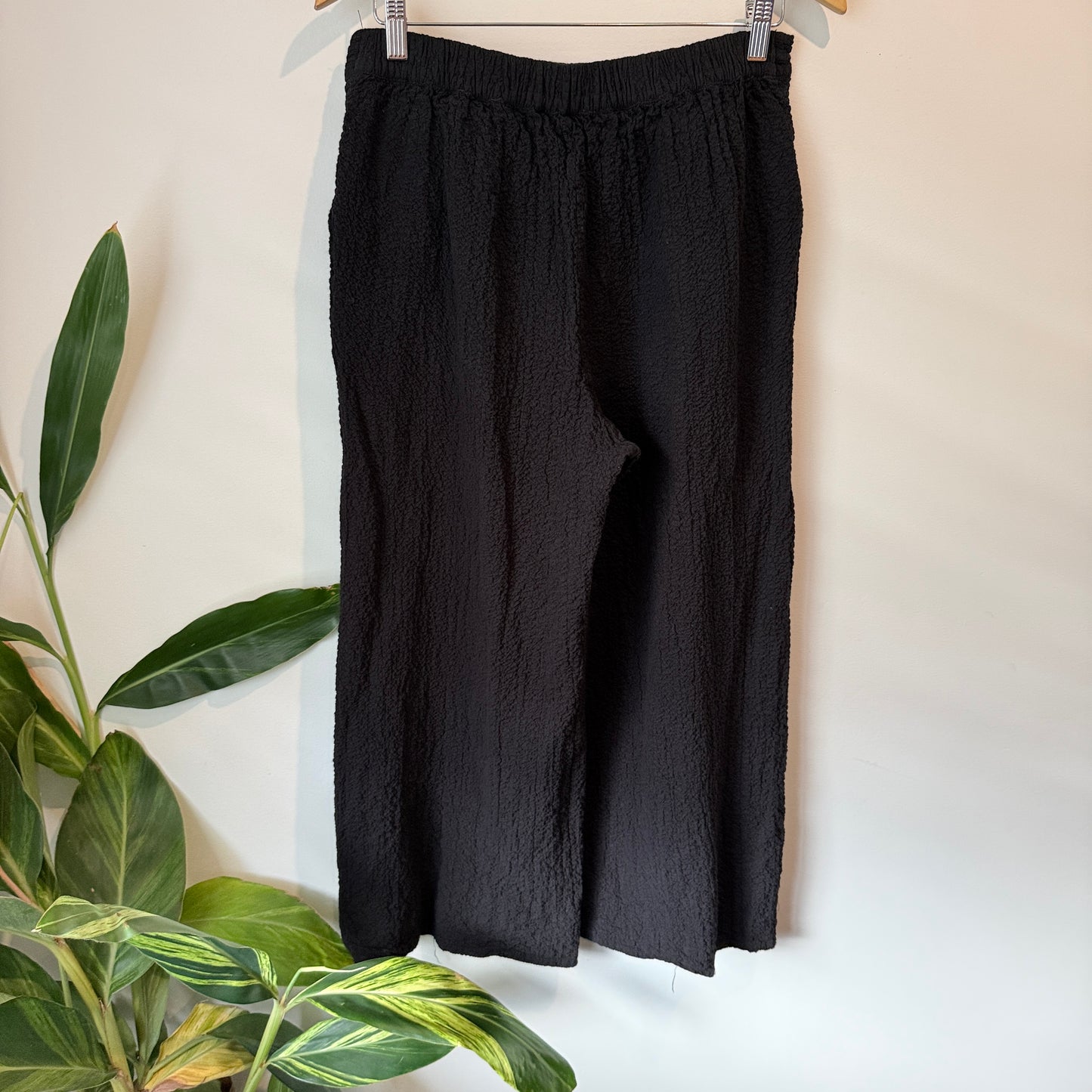 Spirit Size 12 Black Wide-Leg Textured Pants
