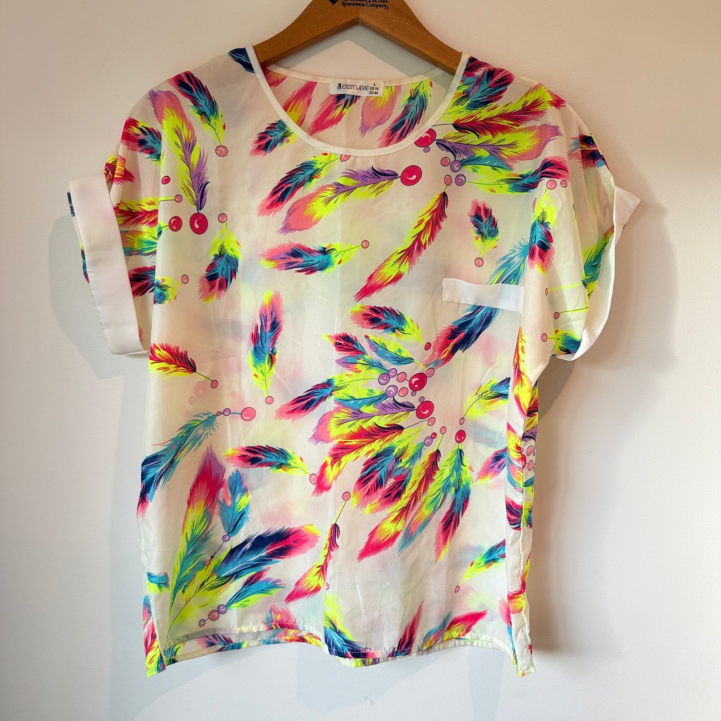 C’est La Vie Size L Sheer Top with Bright Feather Print