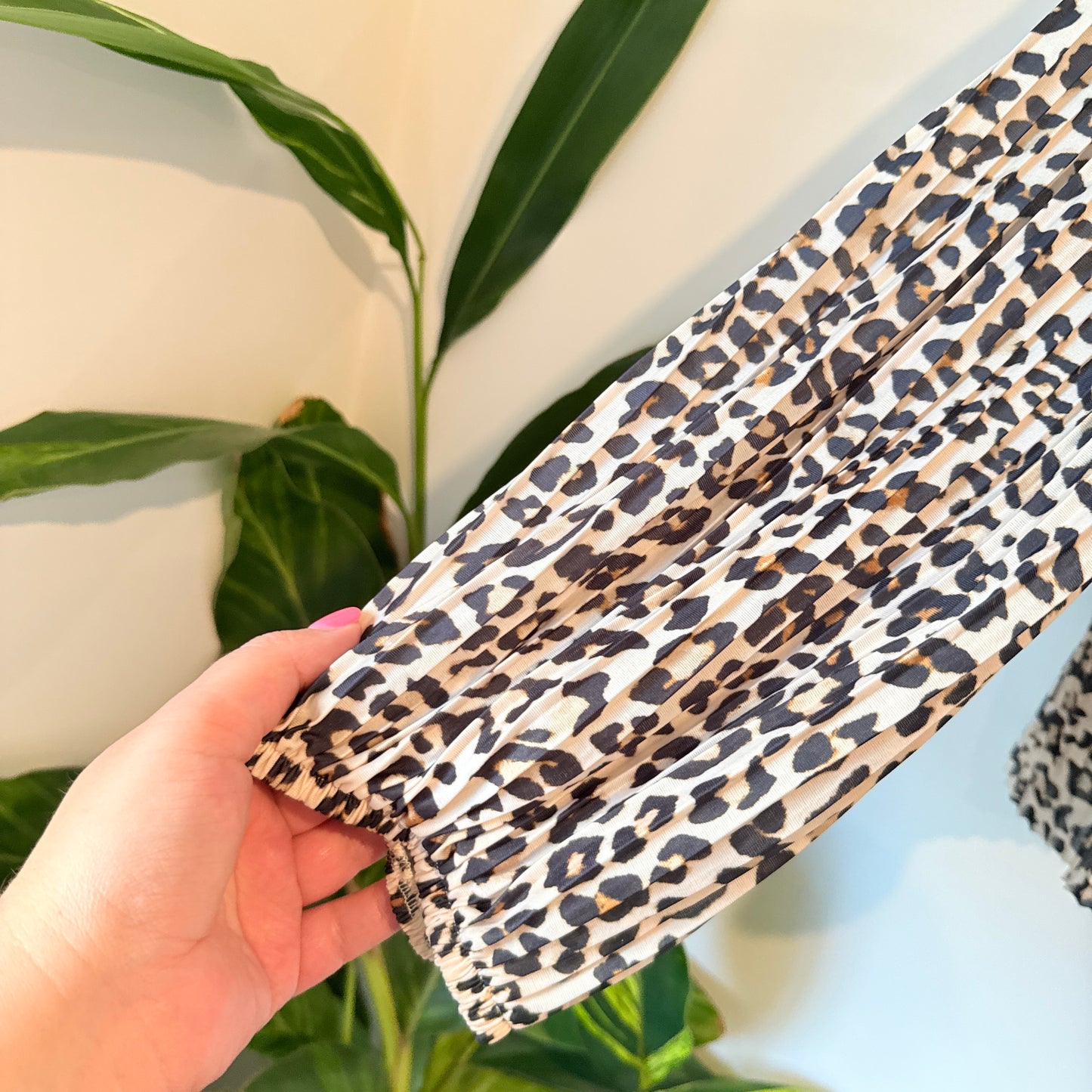 H&M Size U/Arm Leopard Print Blouse