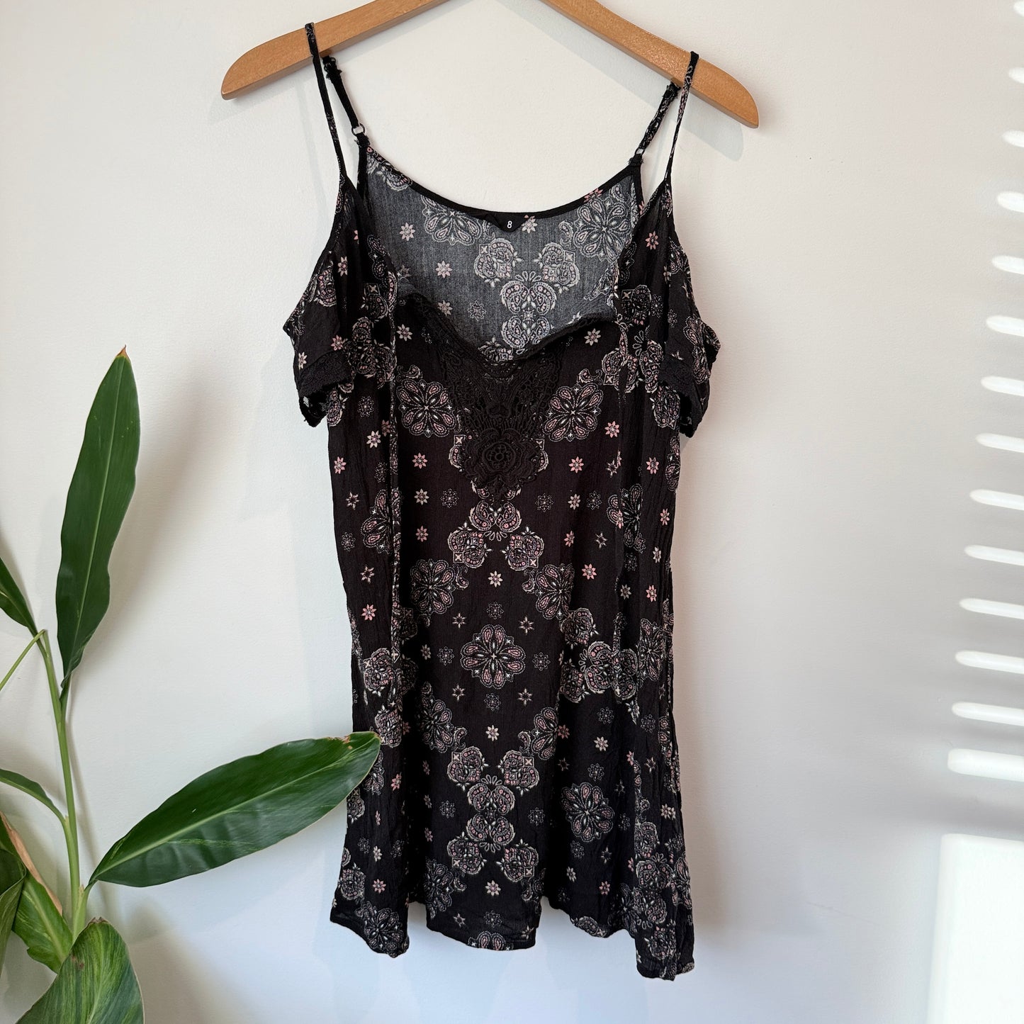 Jay Jays Size 8 Floral Print Cold-Shoulder Mini Dress