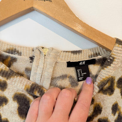 H & M Size L Leopard Print Sweater