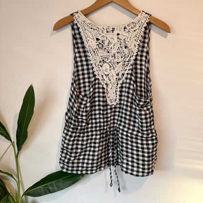 La Loft Size M Gingham Sleeveless Top