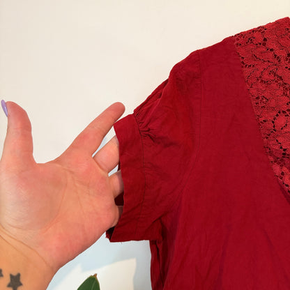 Red Short-Sleeved Blouse Size U/Arm to U/Arm 50cm