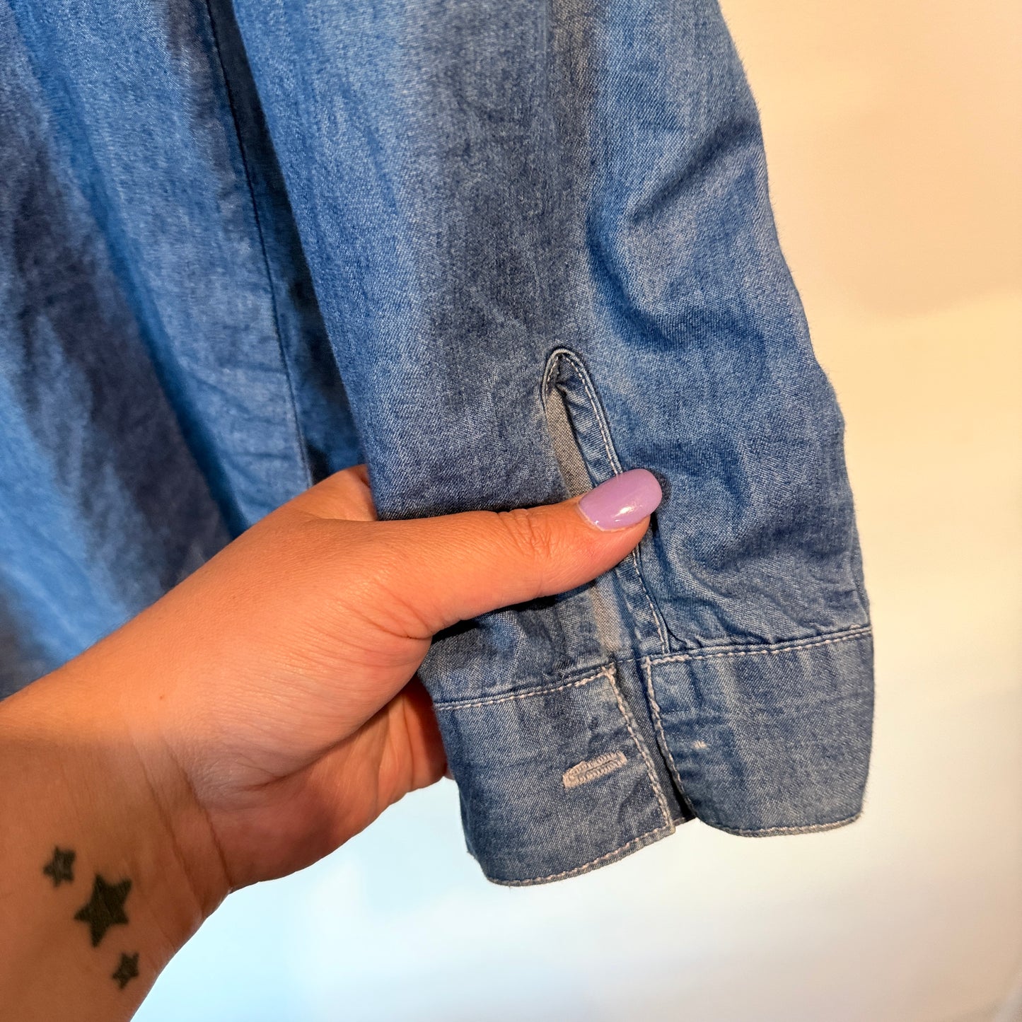 Glassons Size 8 Long-Sleeve Button-Down Denim Shirt