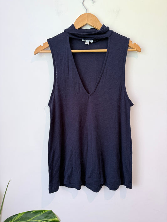 Kookat Size U/Arm to U/Arm 46cm V-Neck Tank Top