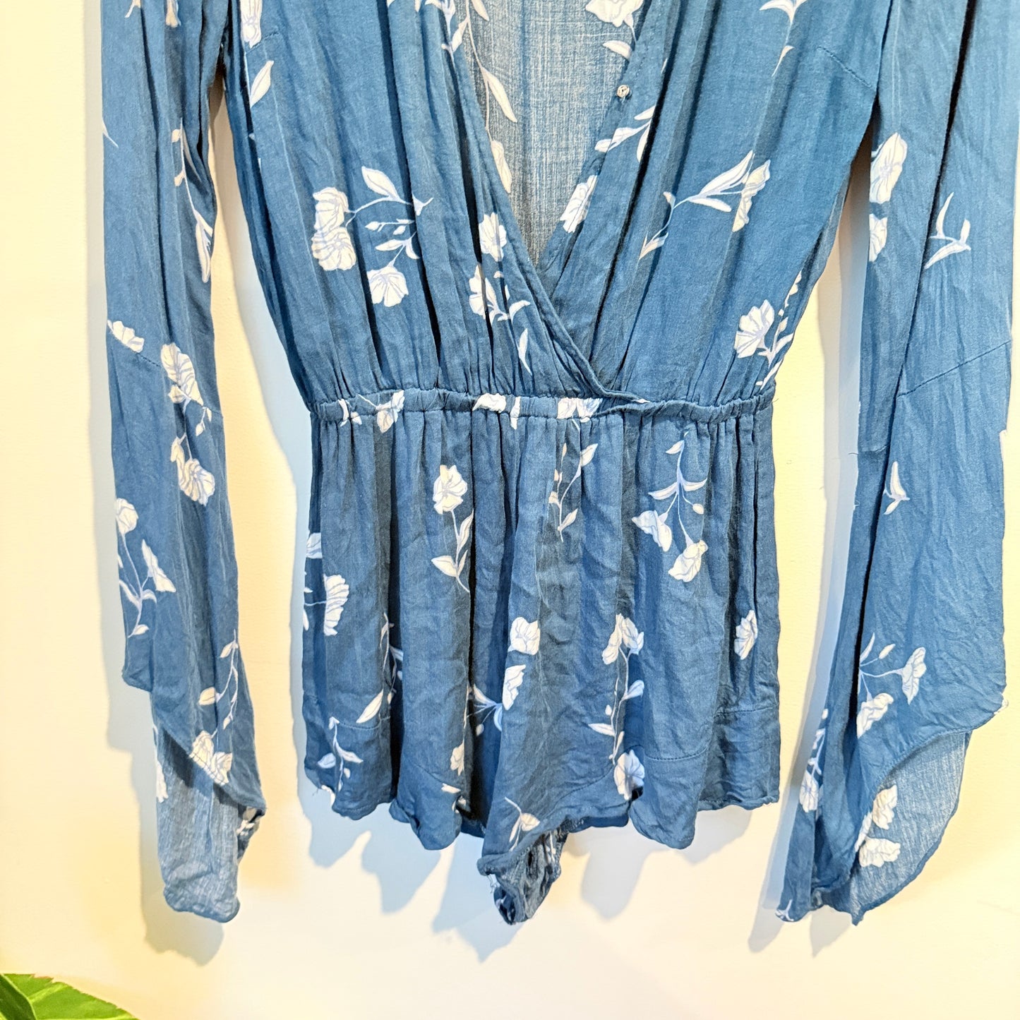 Minkpink Size XS Blue Floral Long-Sleeve Wrap Romper