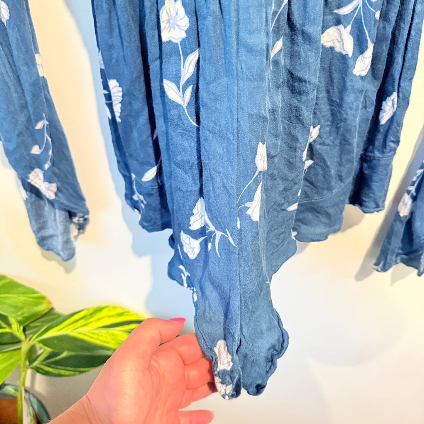 Minkpink Size XS Blue Floral Long-Sleeve Wrap Romper