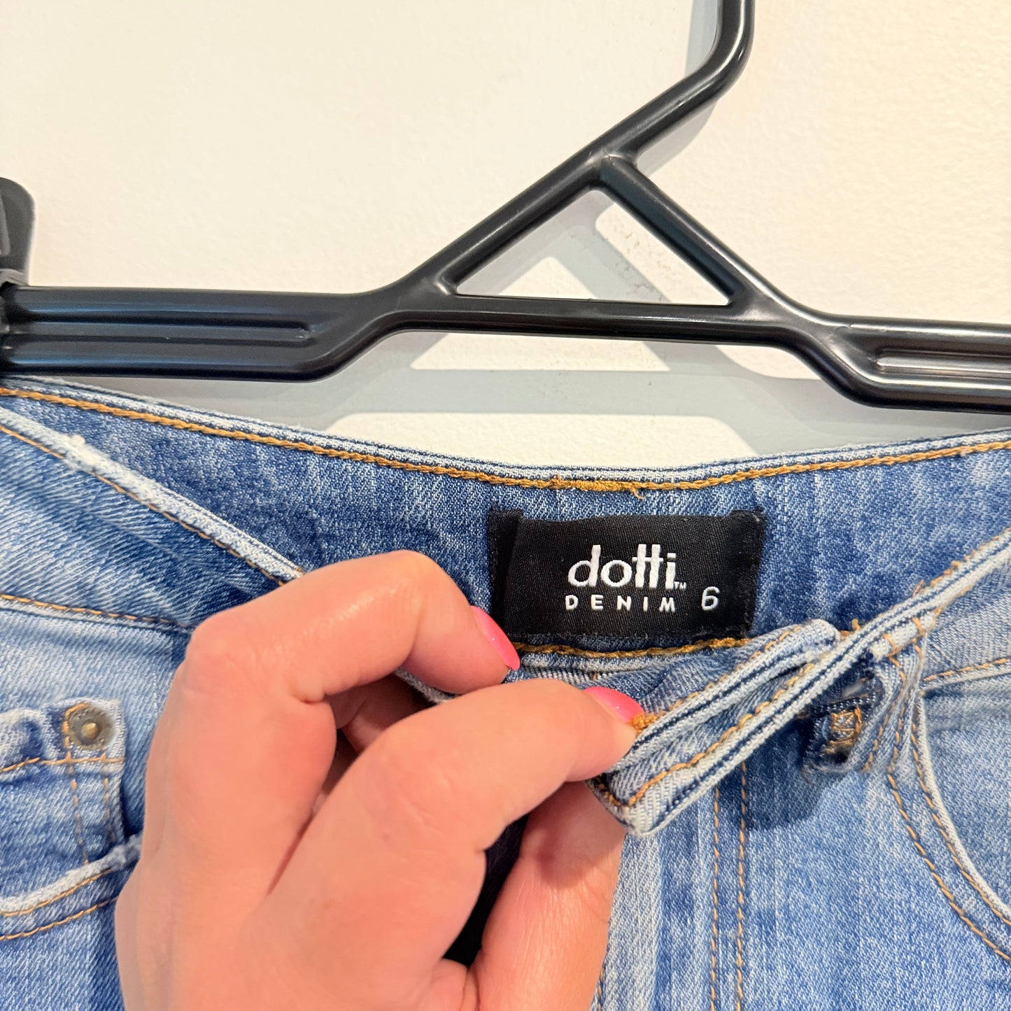 Dotti Size 6 Ripped High-Waisted Denim Cut-Off Shorts