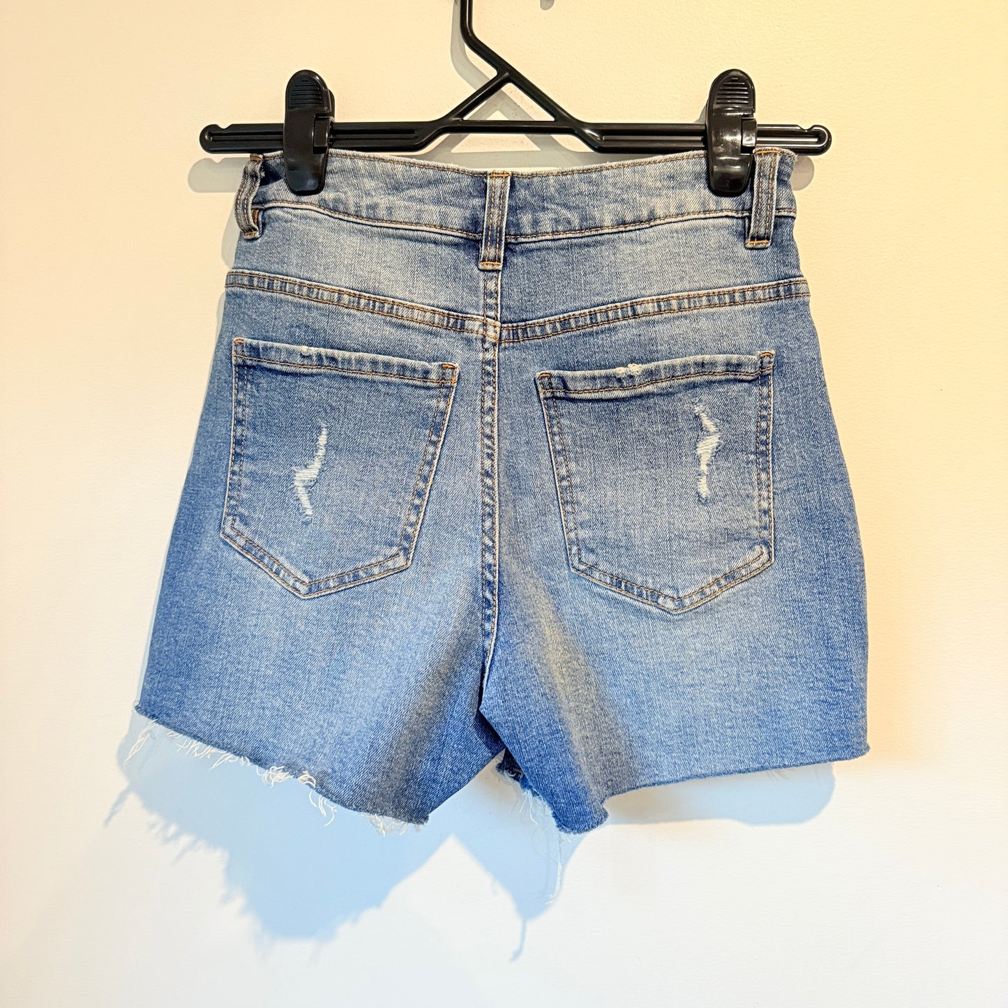 Dotti Size 6 Ripped High-Waisted Denim Cut-Off Shorts