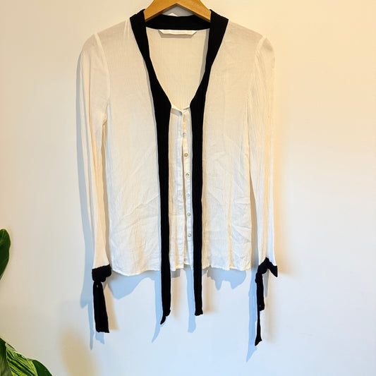 Zara Trafaluc Collection Size XS White Long-Sleeved Blouse