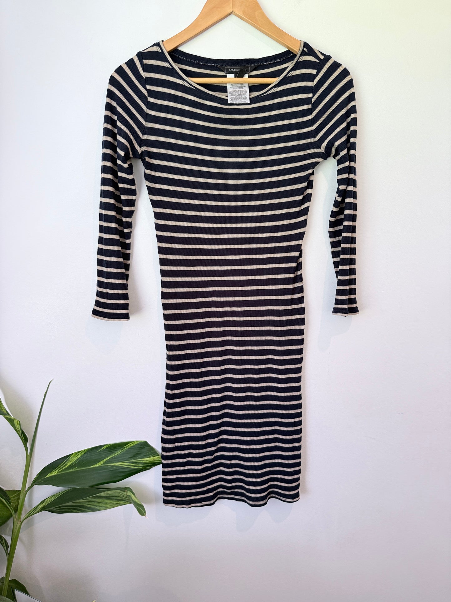 BCBG Maxazria Size M Striped Dress