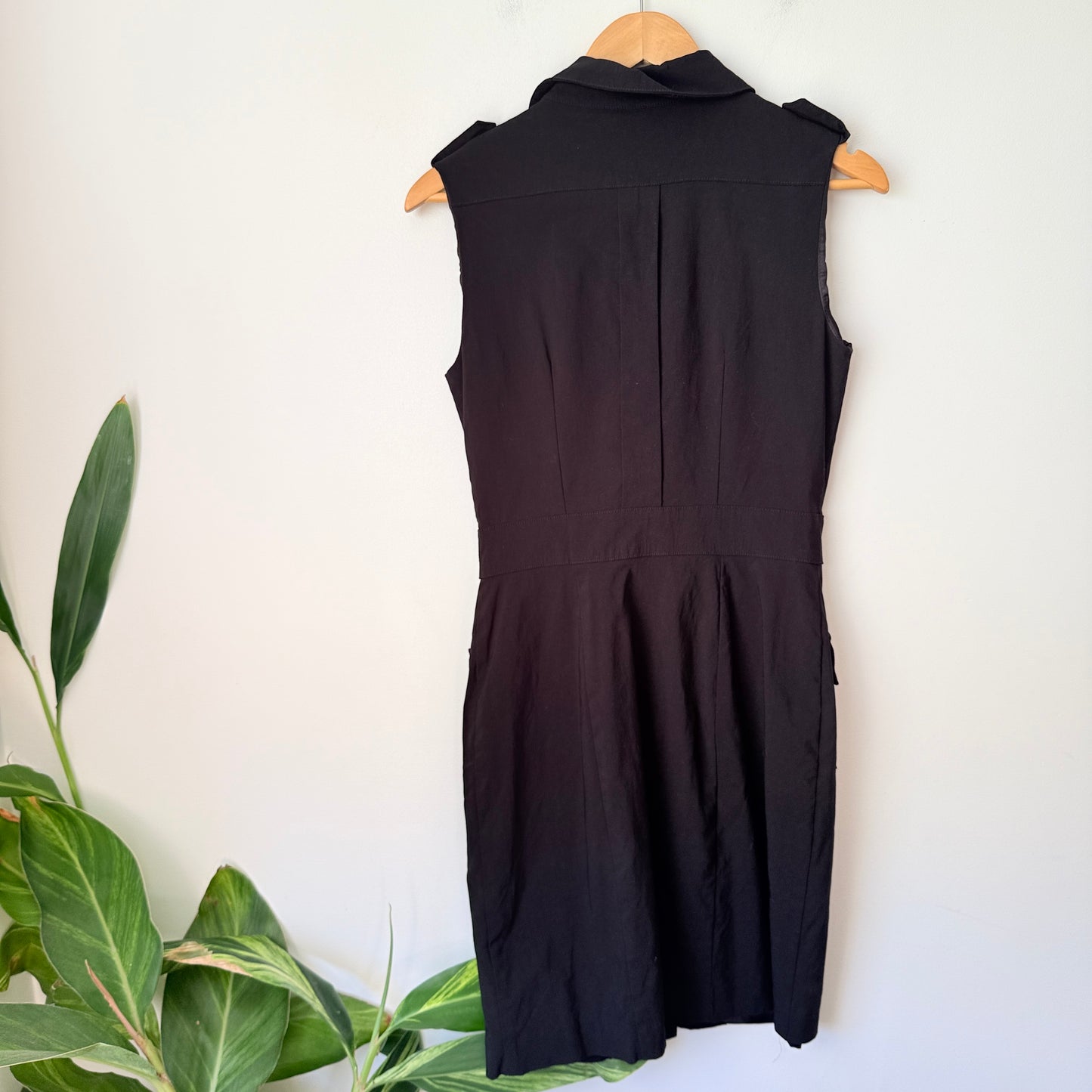 Events Size 8 Sleeveless Button-Front Mini Dress