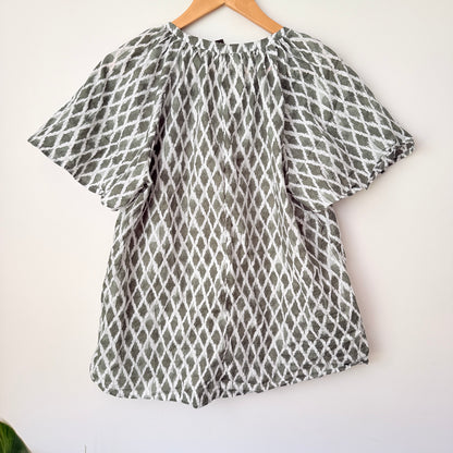 H & H Size 16 Geometric Print Top