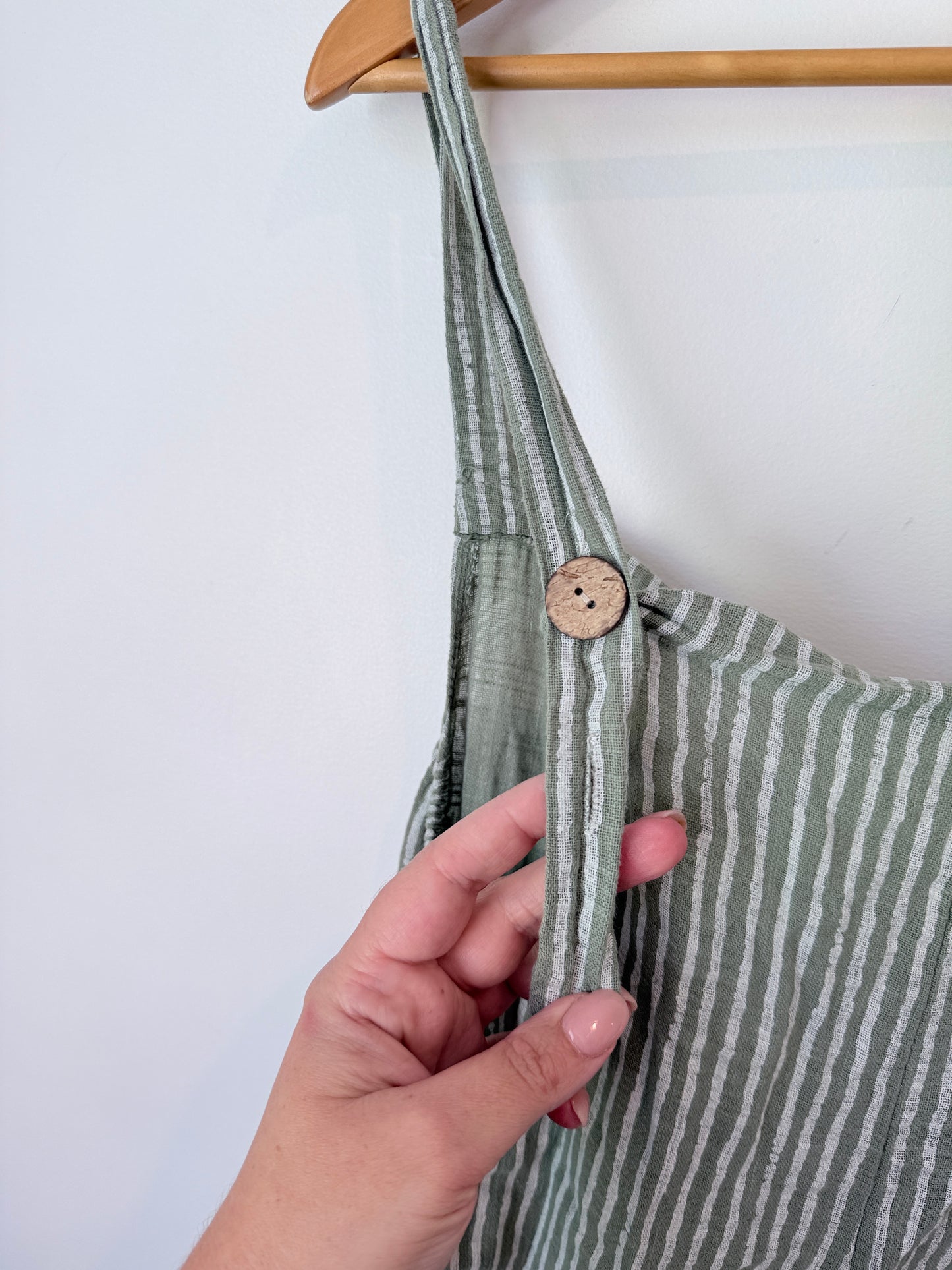 Brand Unknown Size U/Arm to U/Arm 42cm Striped Romper