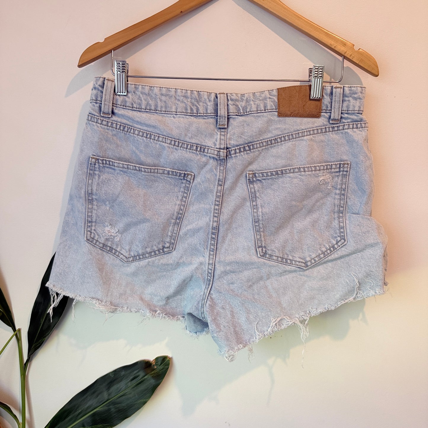 Cotton On High Rise Mom Denim Shorts Light Blue – Size 14