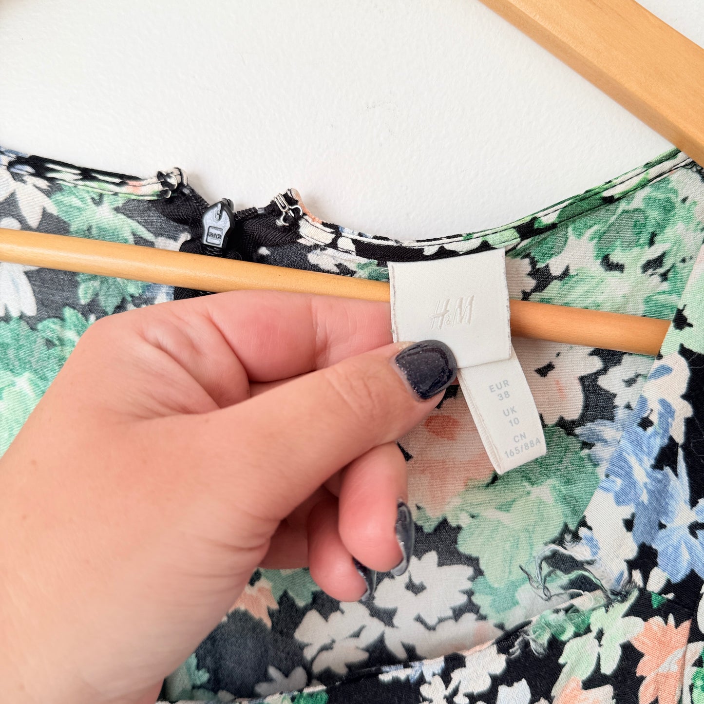 H & M Size 10 Floral Print Midi Dress (needs repair)
