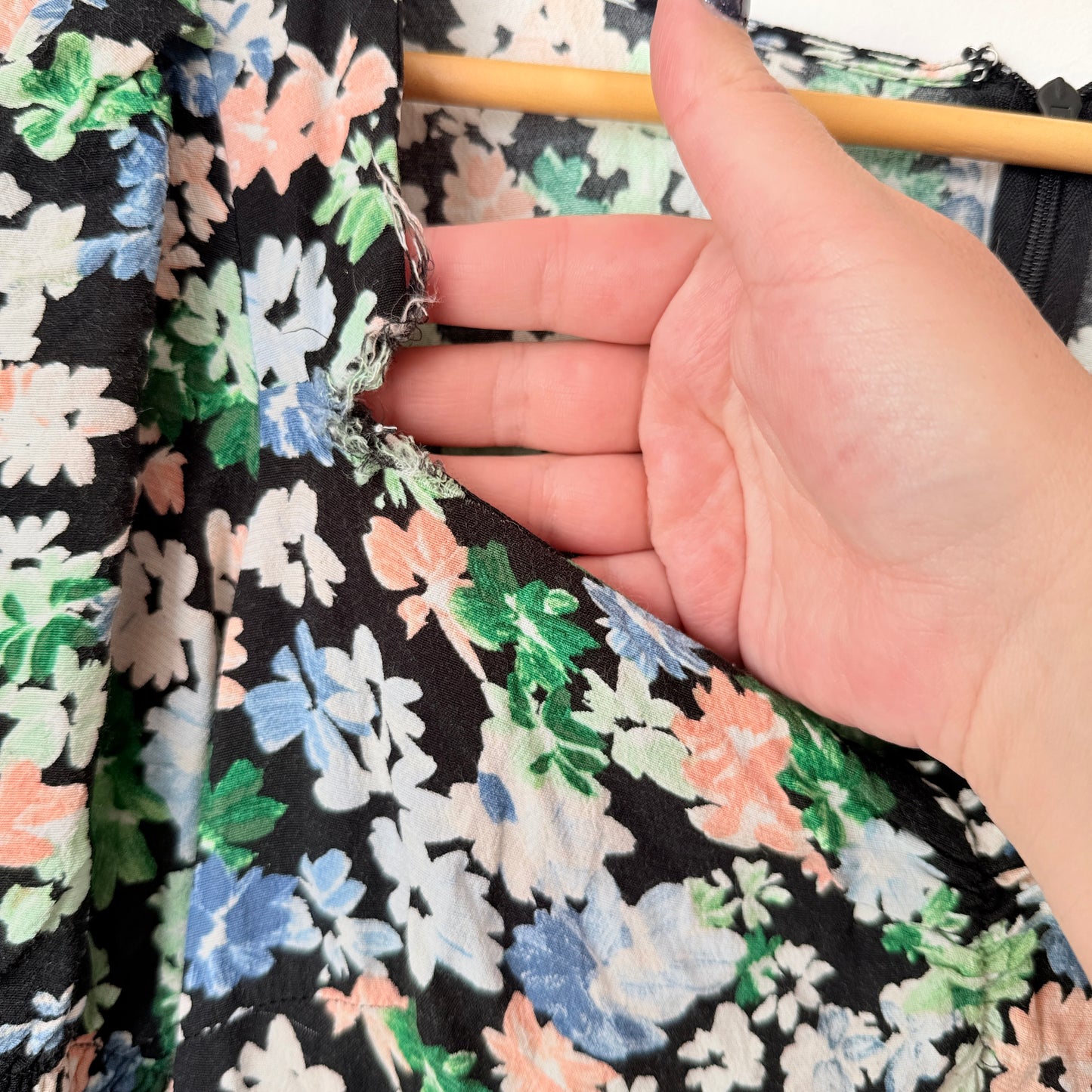 H & M Size 10 Floral Print Midi Dress (needs repair)