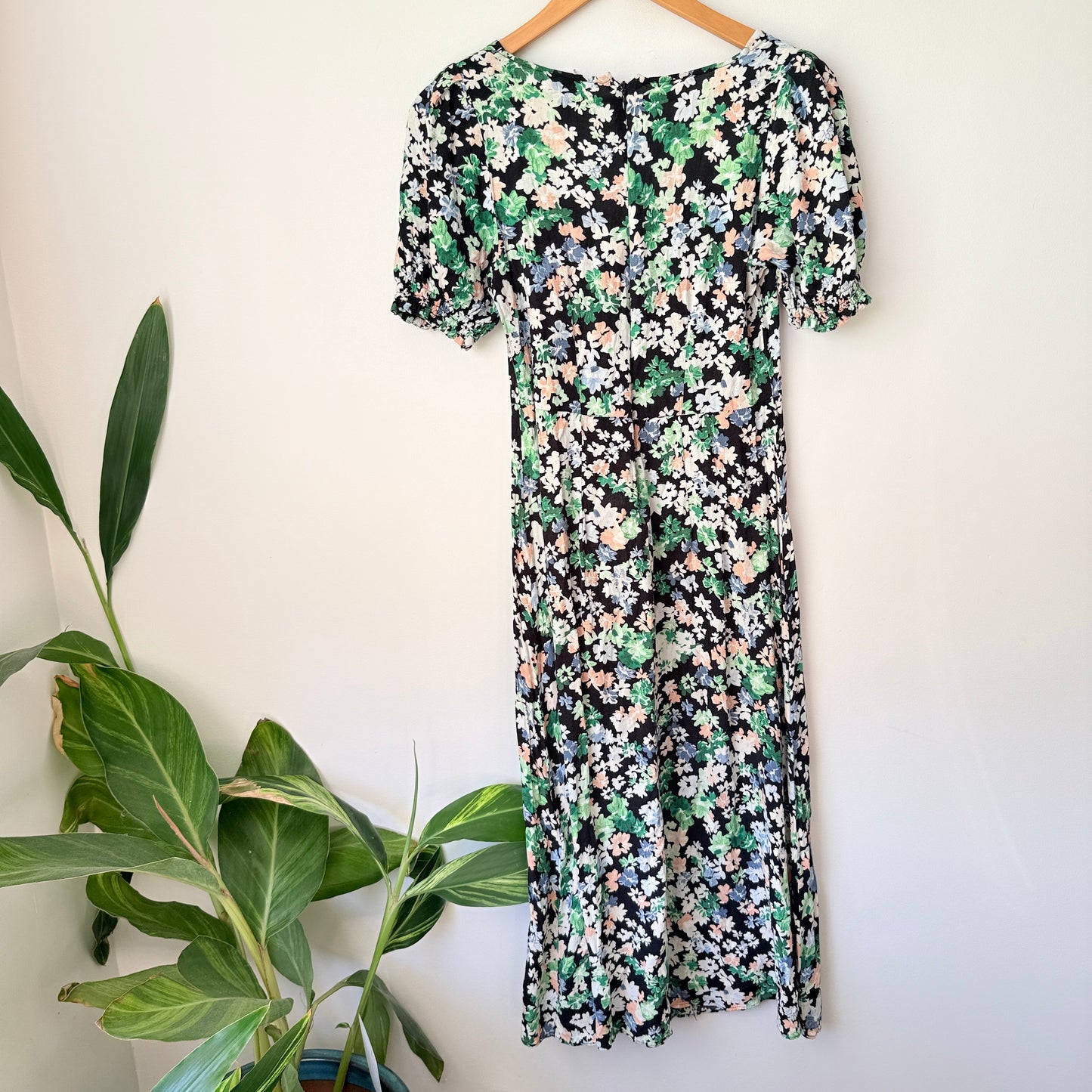 H & M Size 10 Floral Print Midi Dress (needs repair)