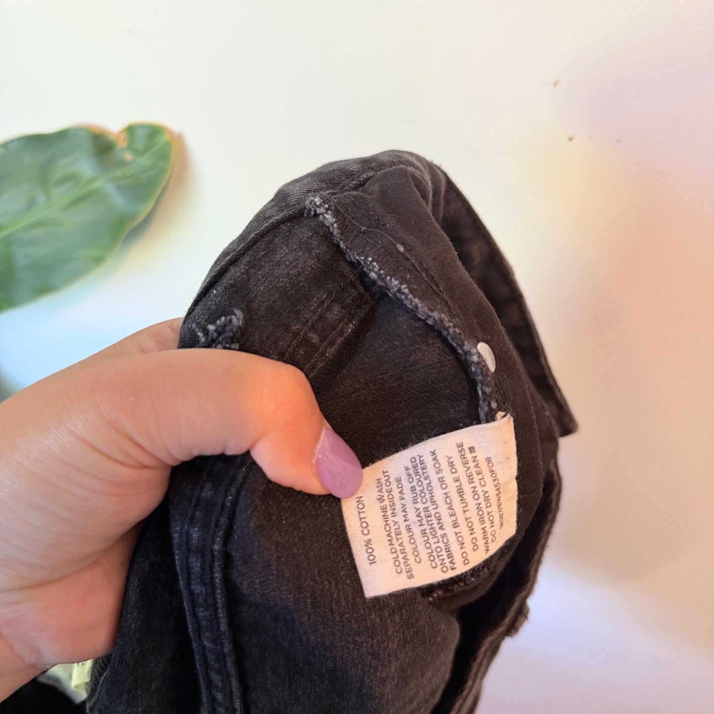 Glassons Black Denim Cut-Off Shorts – Size 10