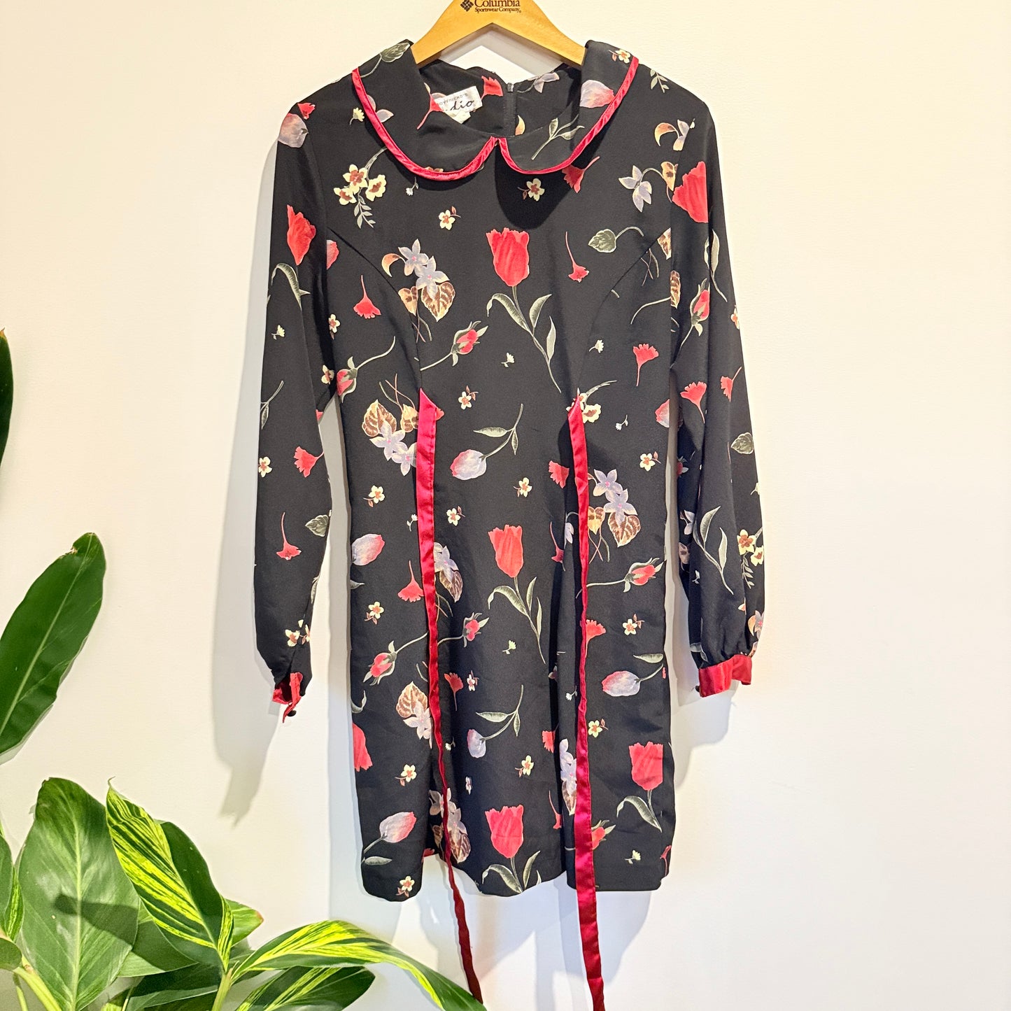 My Boyfriend's Studio Size 7 (47cm U/Arm) long-sleeved floral mini dress