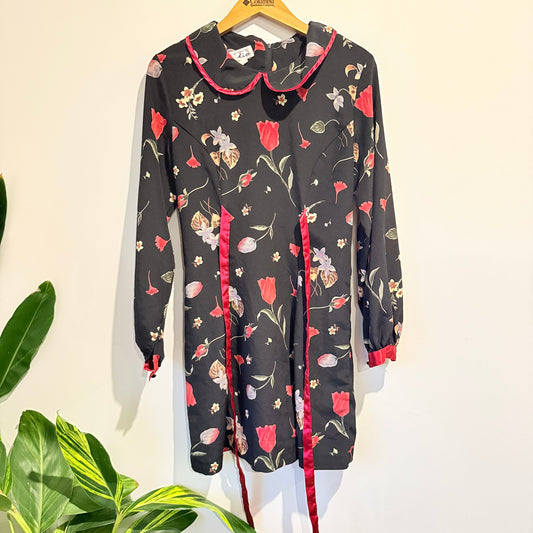 My Boyfriend's Studio Size 7 (47cm U/Arm) long-sleeved floral mini dress