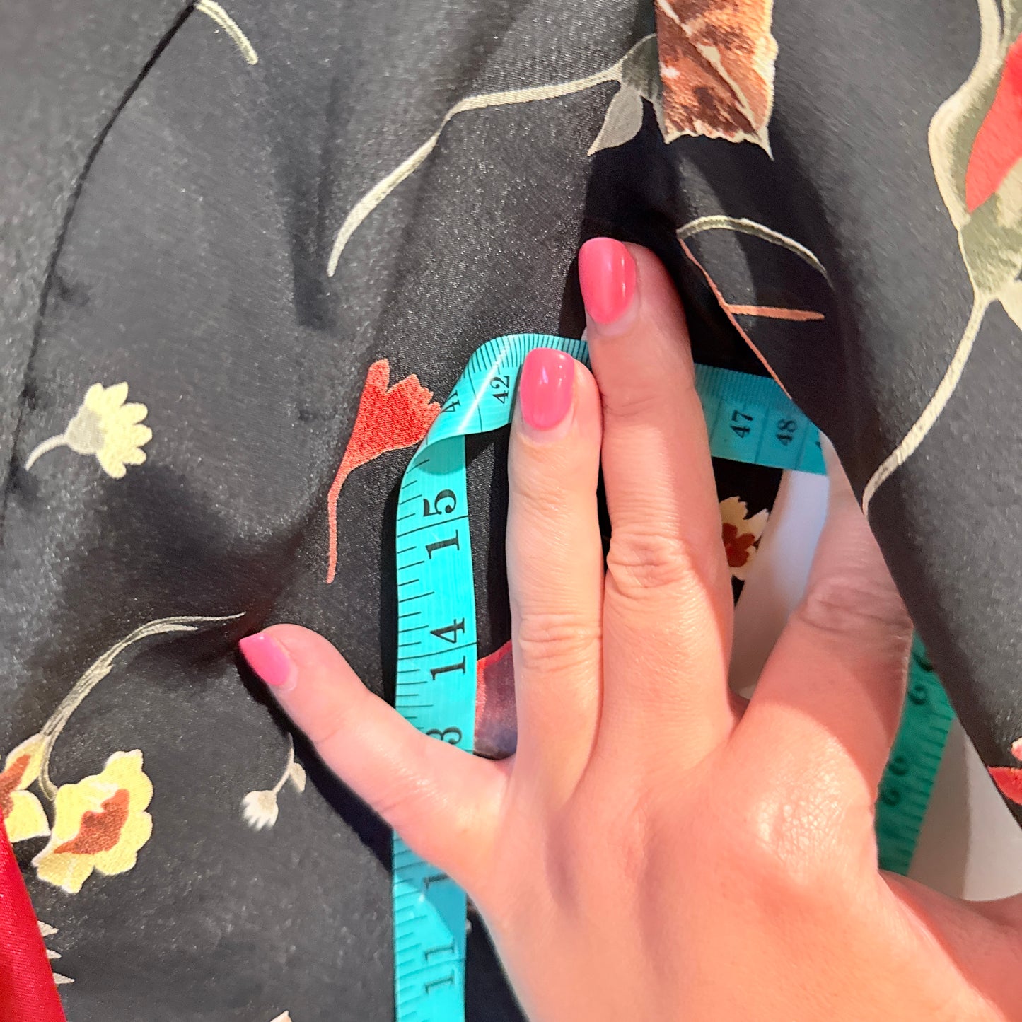 My Boyfriend's Studio Size 7 (47cm U/Arm) long-sleeved floral mini dress