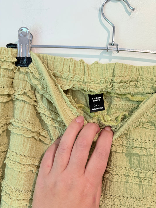 Shein Curve Size 3XL Ruffled Shorts