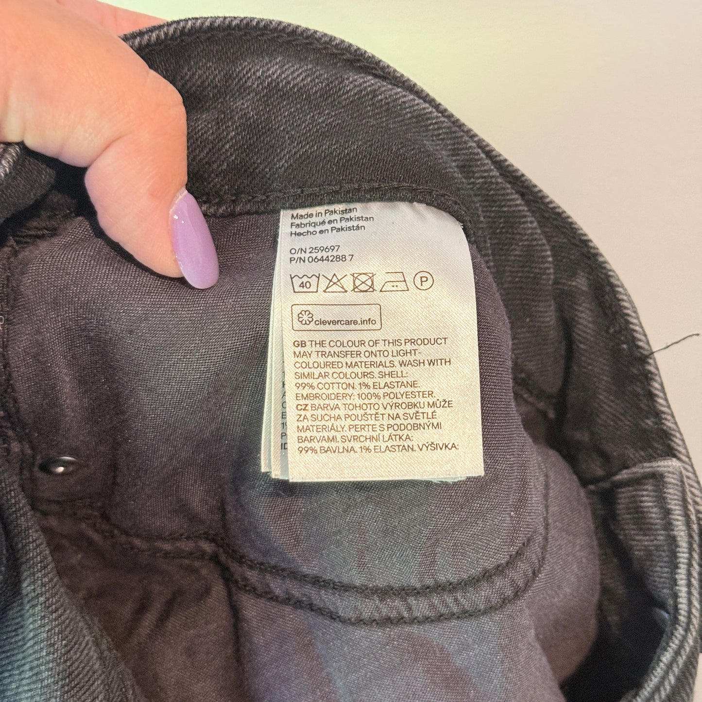 H&M Embroidered Skinny Jeans Black Floral – 10