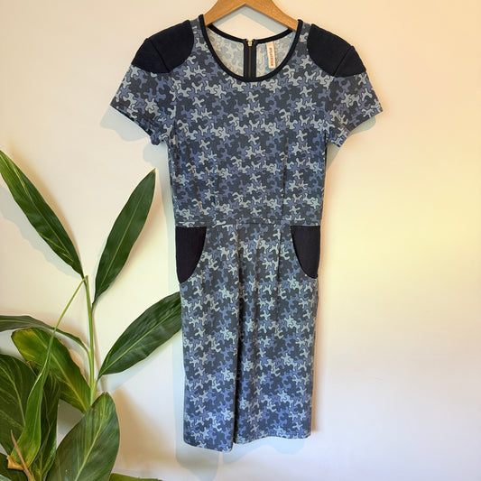 Sylvester Puzzle Print Short Sleeve Dress Blue – XS