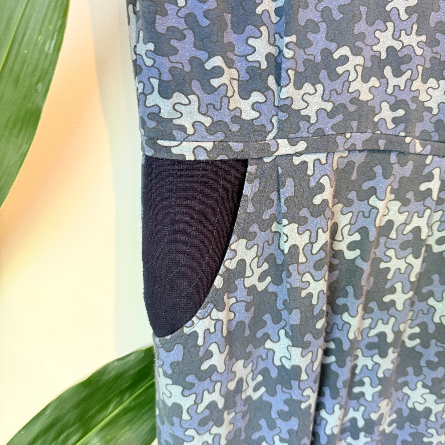 Sylvester Puzzle Print Short Sleeve Dress Blue – XS