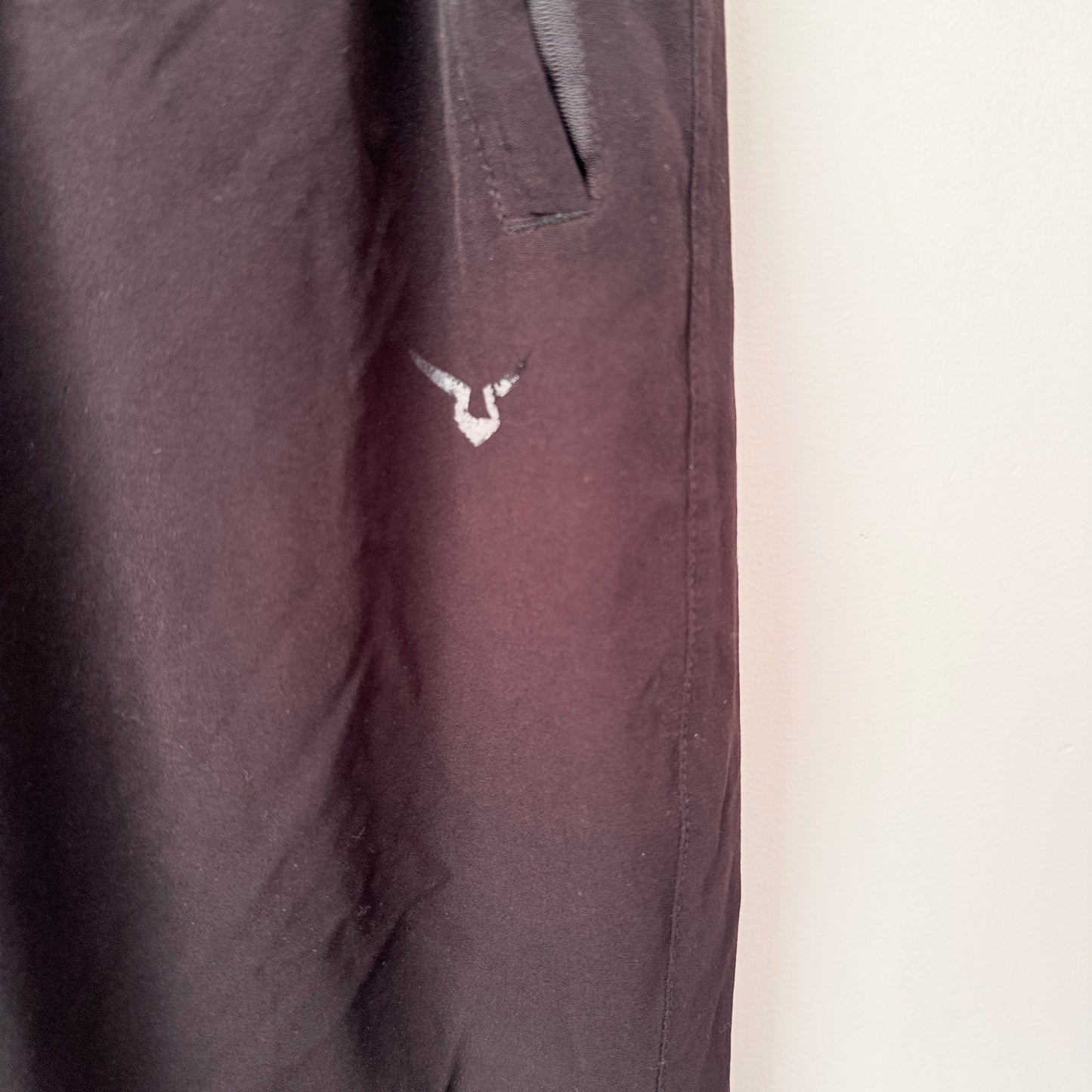 Invincible Size S Athletic Pants
