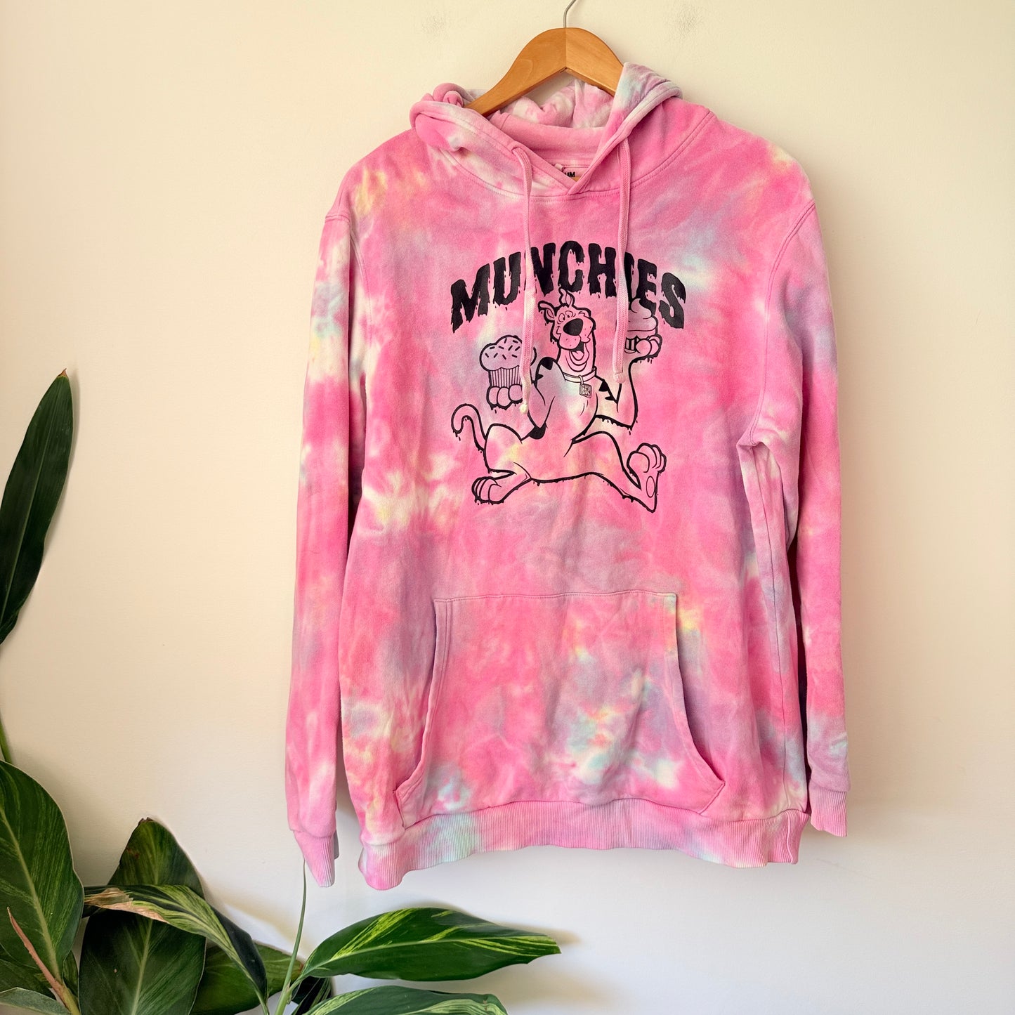 Scooby-Doo! Size Medium Tie-Dye Munchies Hoodie