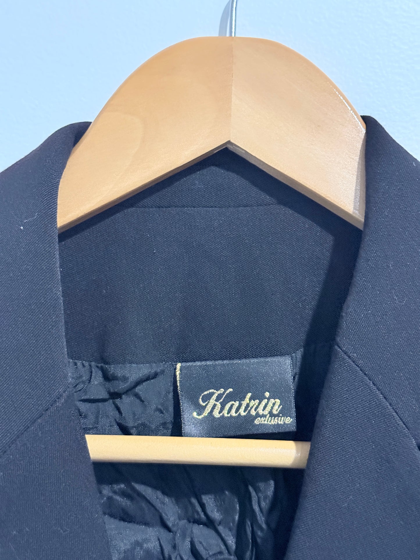 Katrin Exclusive Size 38 | U/Arm to U/Arm 44cm Black Blazer