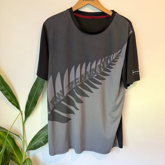 Active Intent NZ Aotearoa Fern Tee Black/Grey - Size L