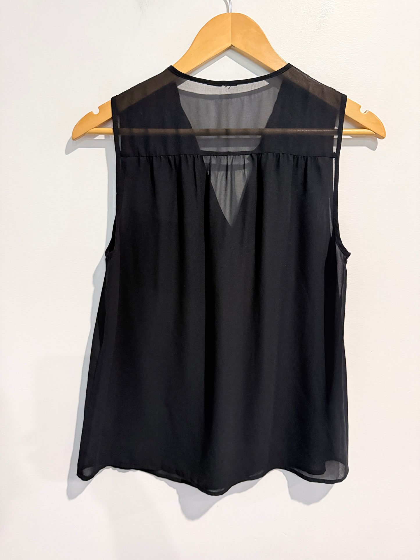 Brand Unknown Size U/Arm to U/Arm 49cm Sleeveless Top