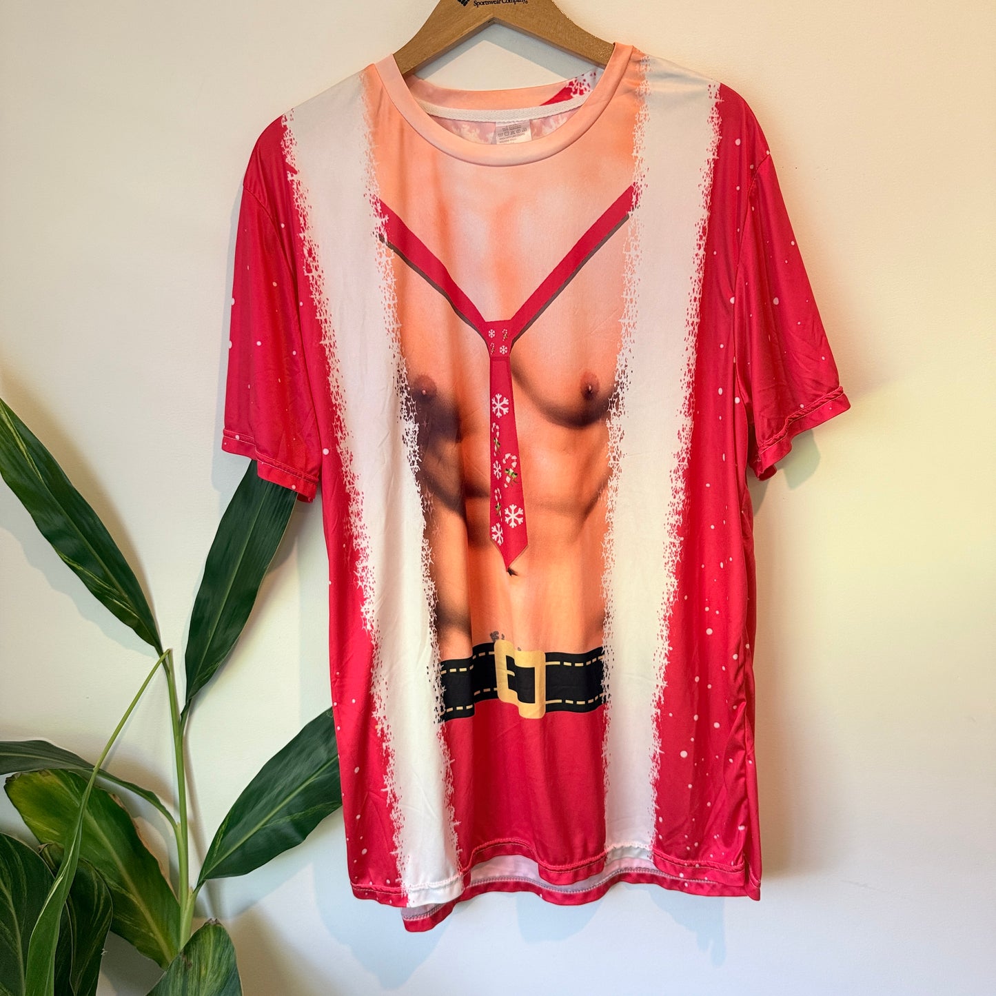 Novelty Sexy Santa Muscle Christmas T-Shirt Red - Size XXL