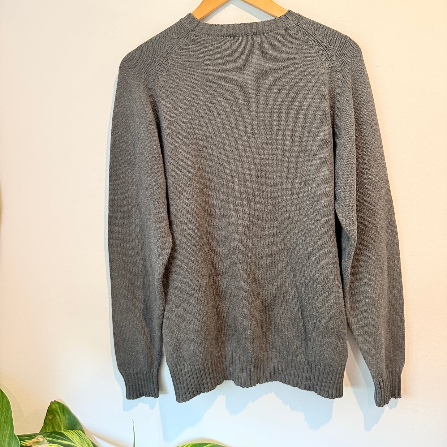 Giordano Size L Crew Neck Knit Sweater