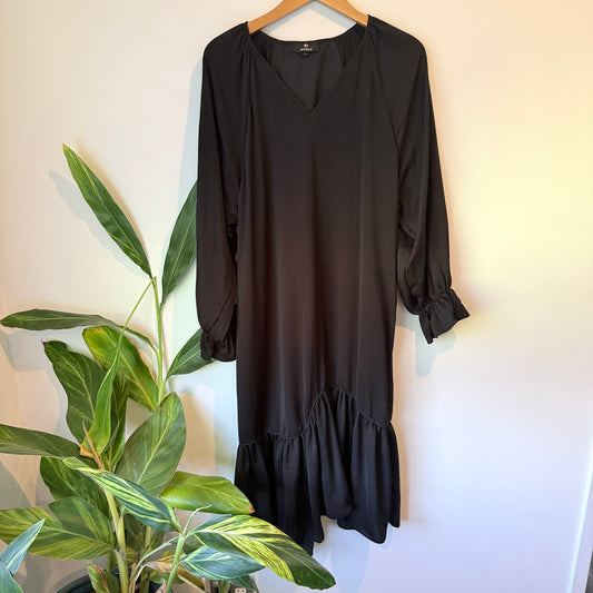 Amaya Long Sleeve Tiered Dress Black – Size 10