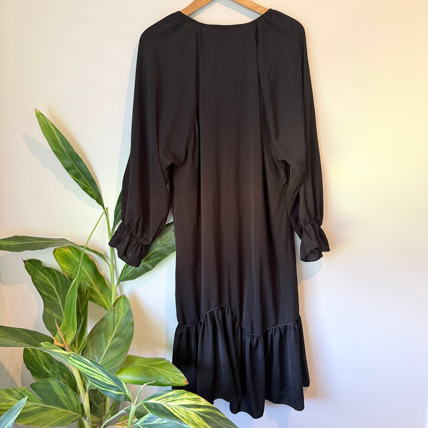 Amaya Long Sleeve Tiered Dress Black – Size 10