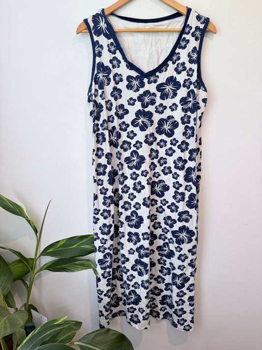 Brand Unknown Size U/Arm to U/Arm 55cm Maxi Dress