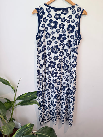 Brand Unknown Size U/Arm to U/Arm 55cm Maxi Dress