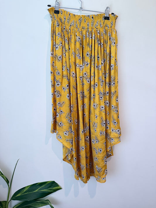 Country Road Size 8 Ditsy Floral Skirt