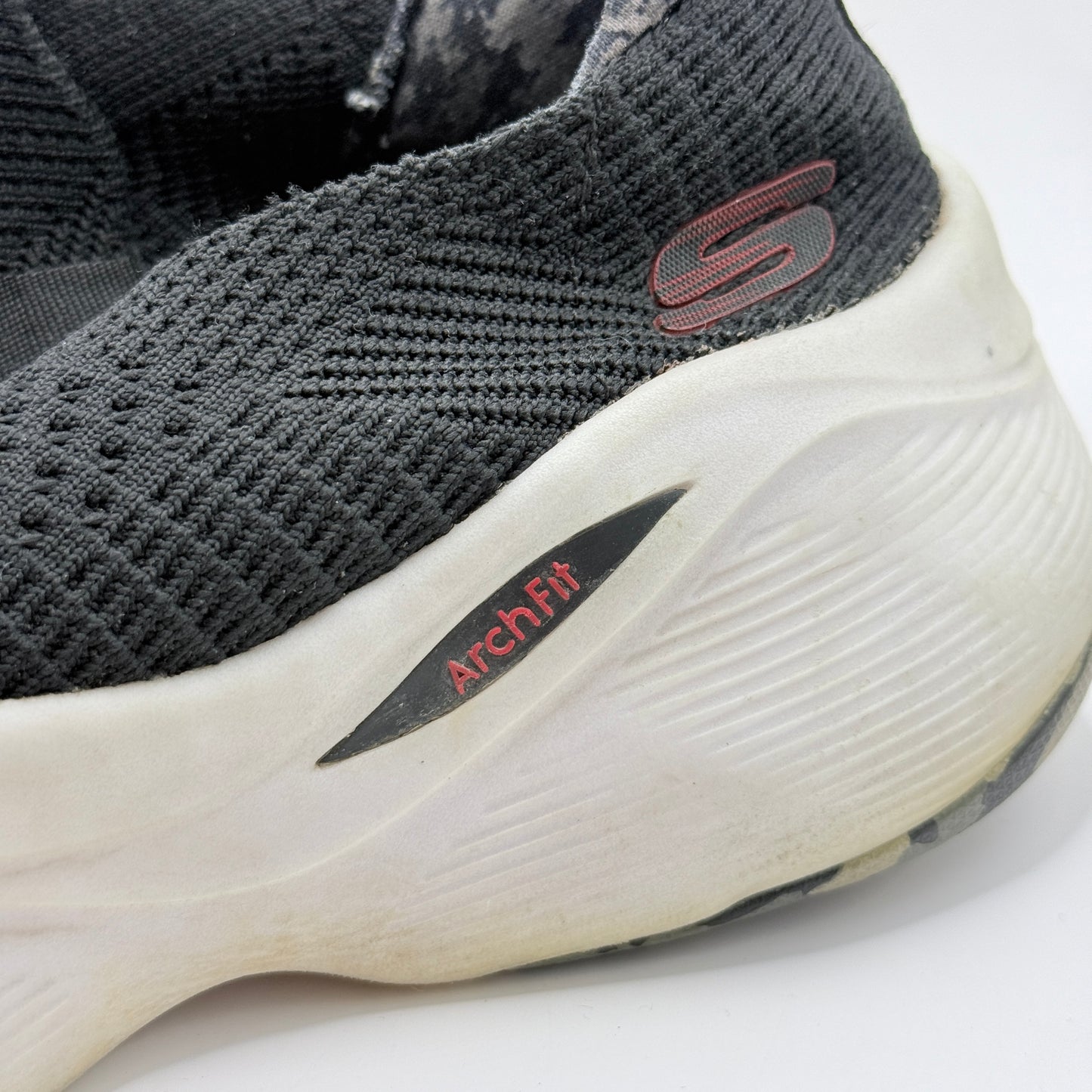 Skechers Arch Fit Black Slip-On Walking Shoes – Size 9.5