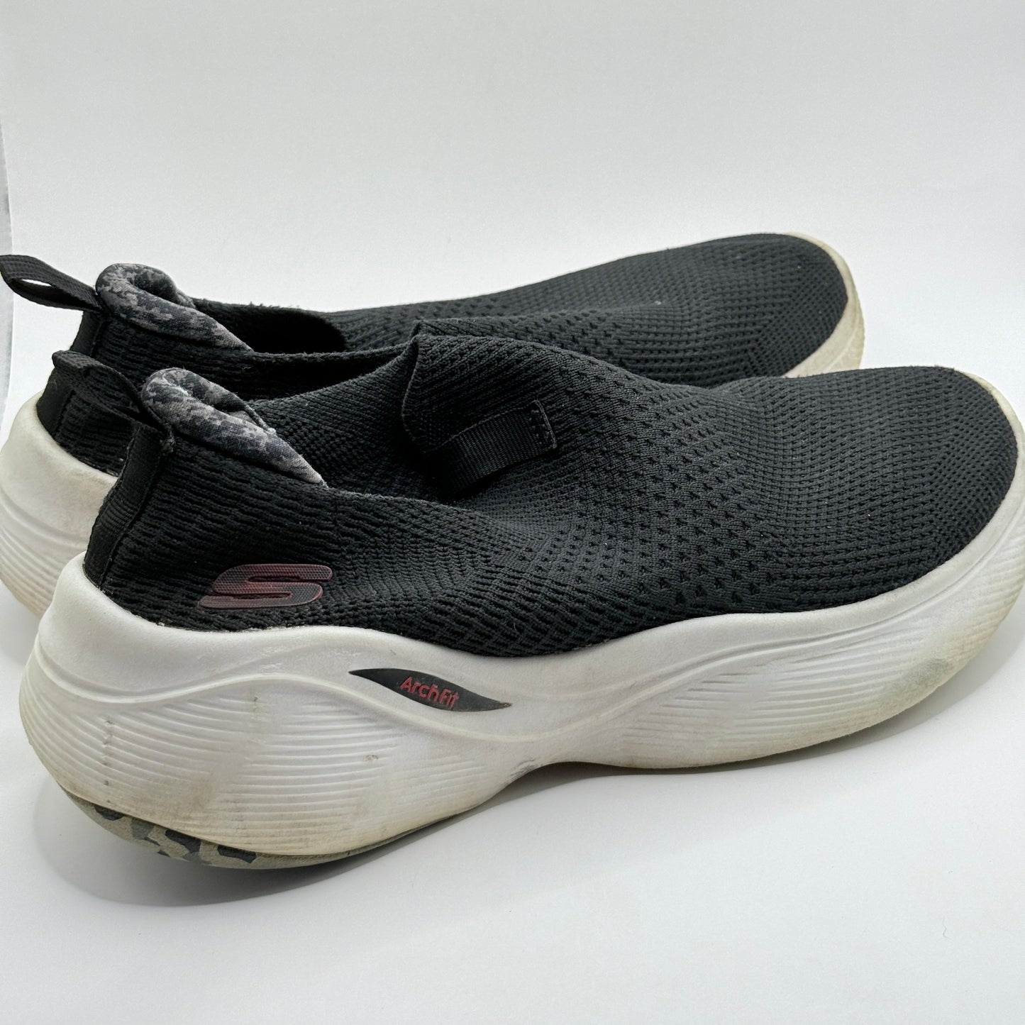 Skechers Arch Fit Black Slip-On Walking Shoes – Size 9.5